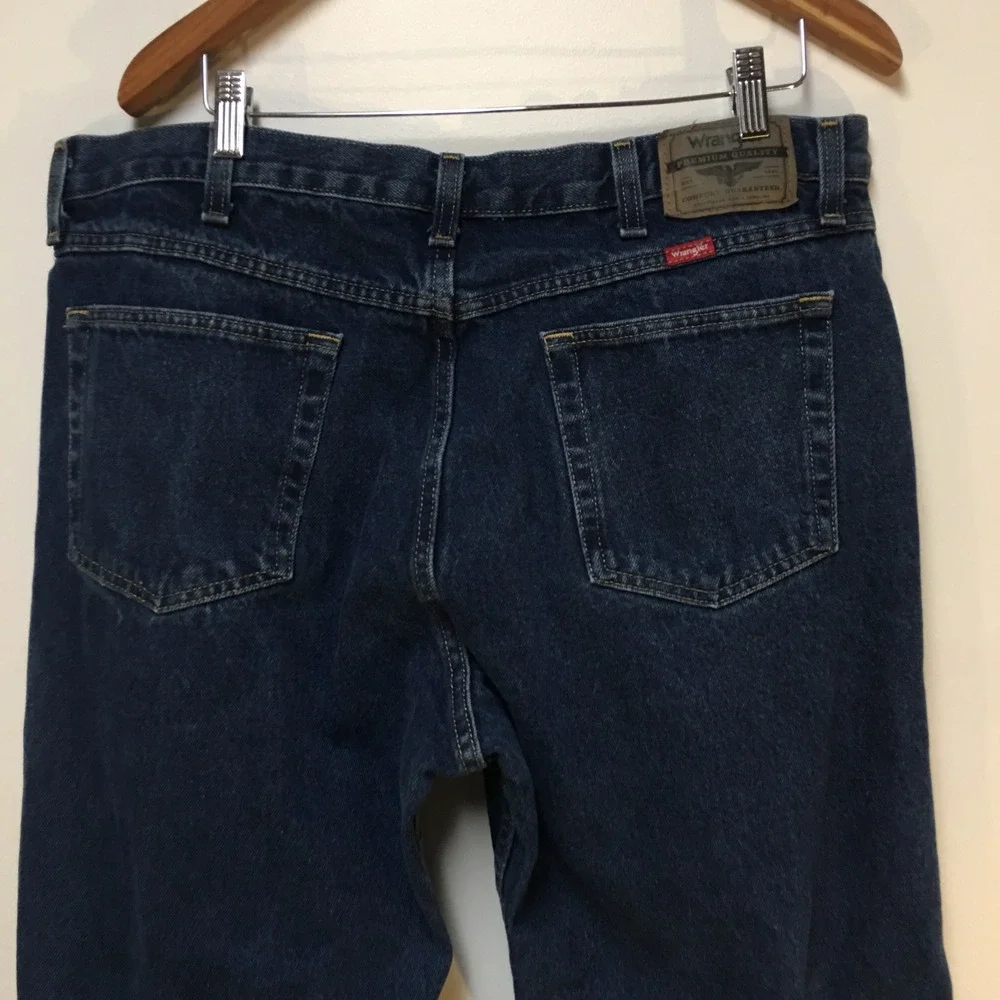 Wrangler Jeans Mens 38x32 Blue Premium Quality Straight Leg Denim Dark Wash